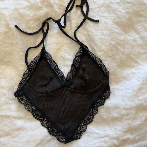 Princess Polly Black Lace Trim Crop Top - Picture 1 of 4